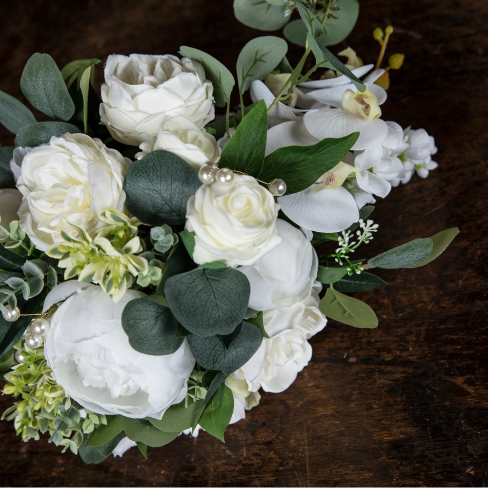 Ling’s Moment 11-Inch Cascading Bridal Bouquet